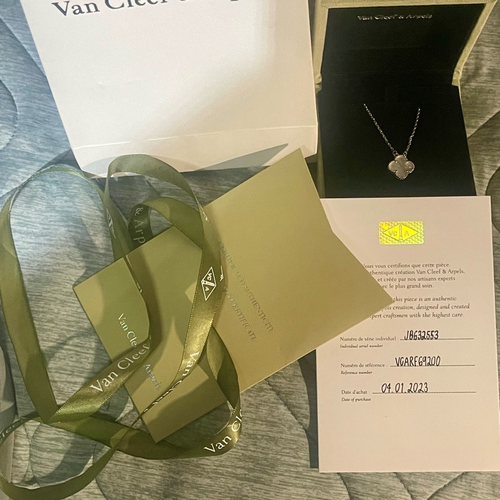 Van Cleef & Arpels White gold with-Mother of Pearl Clover Necklace